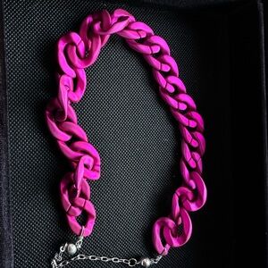 Metallic fuchsia thick chain necklace